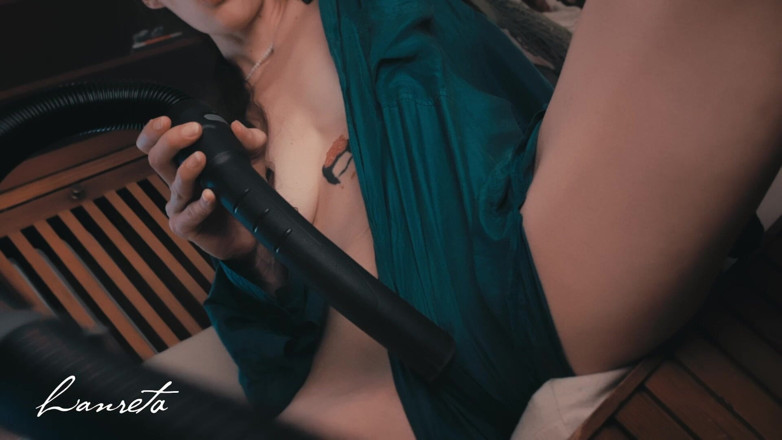 Lanreta: Silk Meets Suction. Pussy Meets an Orgasm!