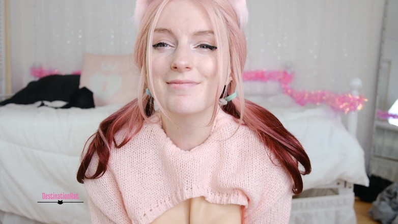 Destination Kat: Cam-meisjes die borsten uitbreiden