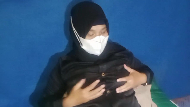 Juwita seksi: Guardia di sicurezza femminile arrapata, si masturba fino a quando...