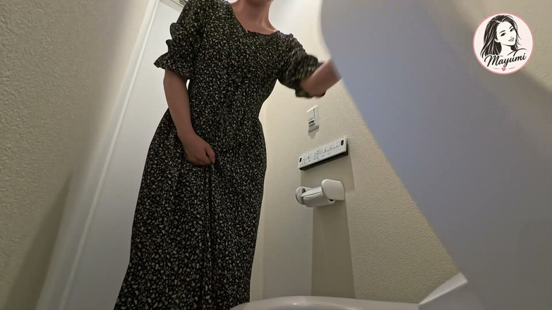 Mayumi Kanzaki: Toilet Camera All Day Long