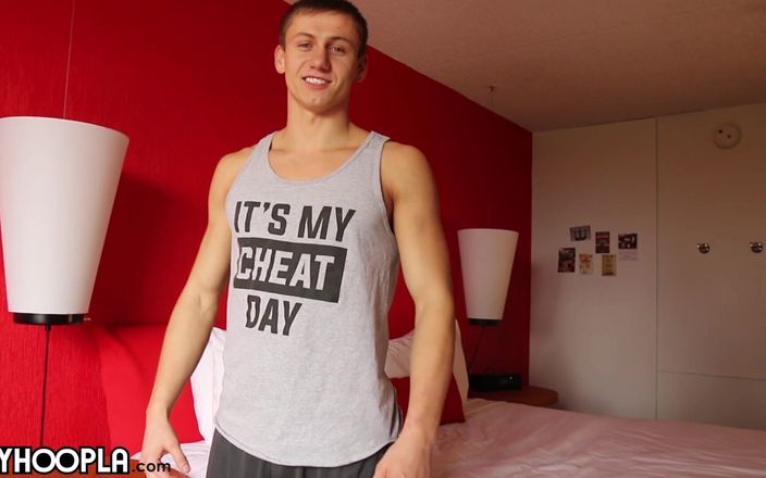 Gay Hoopla: Yeni fit sünnetsiz üniversiteli çocuk Max Markoff