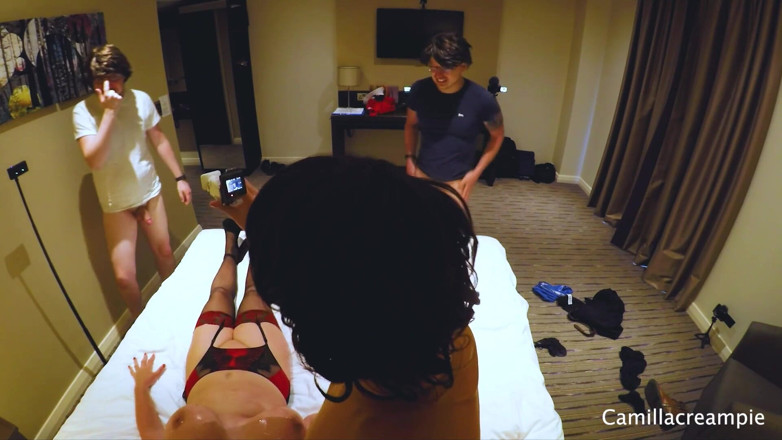 Camilla Creampie: Camilla rencontre les ringards pervers