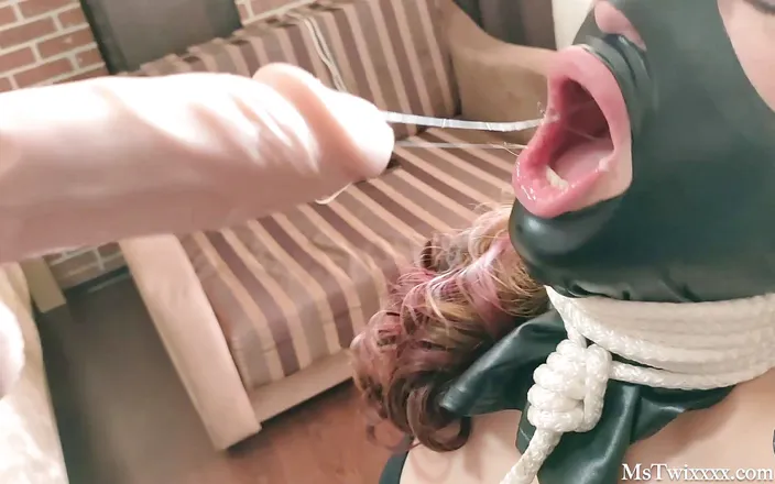 My Fetish Girl: Yabancı sert oyun amcık bağlı kız ve yüz sikişi dildo -...