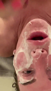 Craniu - Cutie de friscă și o ejaculare facială