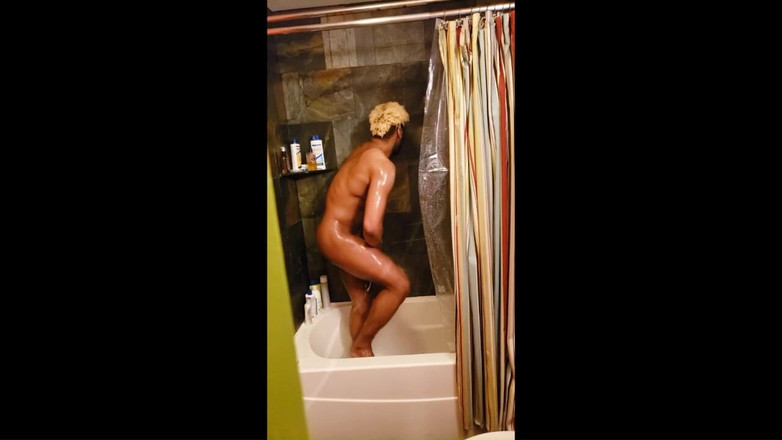 Kennie Jai: Chycen ve sprše!