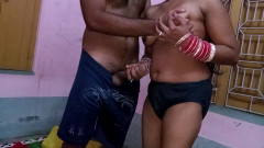 FireeCouple: Ošukal sousedku, když vyšla z koupelny po koupeli