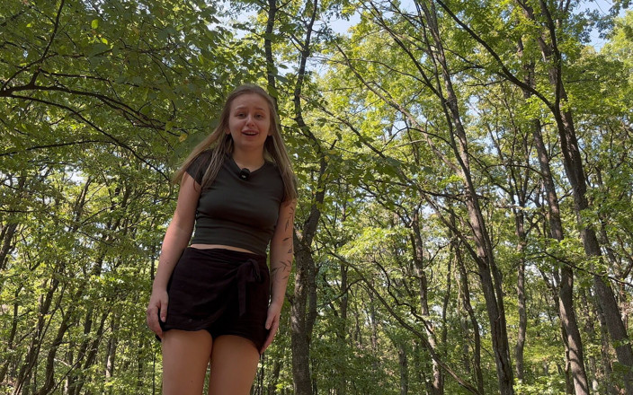 Elegant Angel: Fetish Kaki Di Hutan