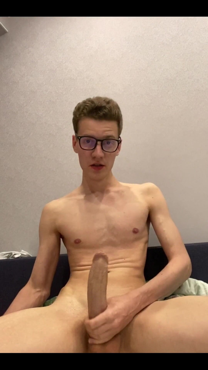 Tommy10boy: Cumming in a Glass;)