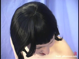 Fucking Machines by Kink: 기계에 따먹히는 현지 아마추어