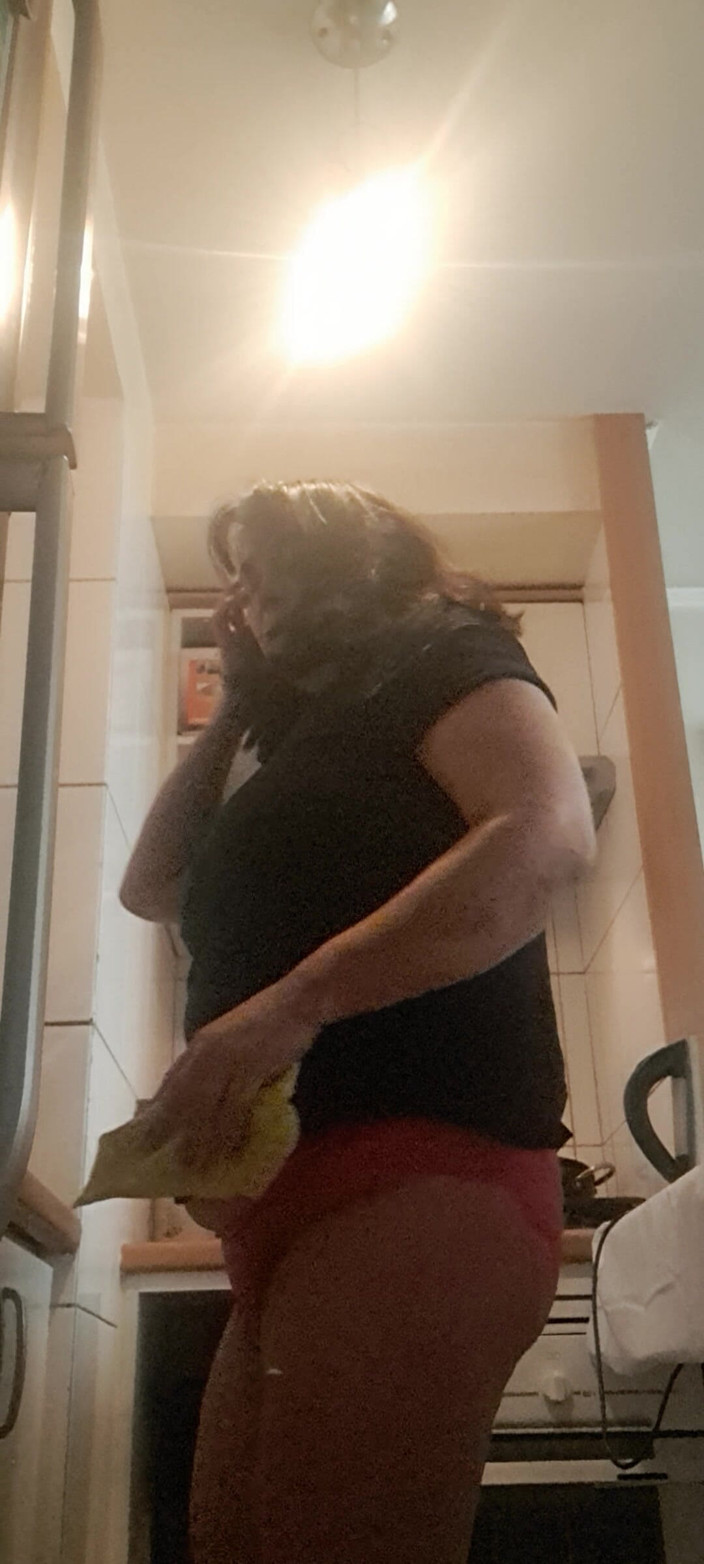 Mommy big hairy pussy: MILF, Sprzątanie kuchni