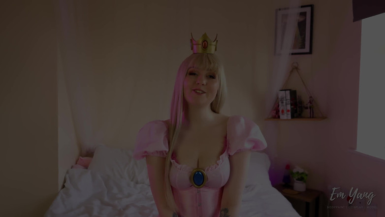 Em Yang: 그녀의 구조에 대한 보상 공주 복숭아