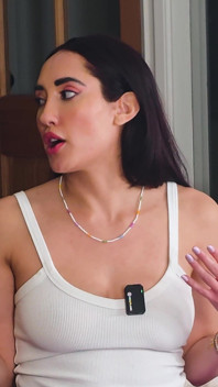 Krásná Latinskoamerická Pornohvězda Chloe Amour Twerking Na Podcastu Tom Games