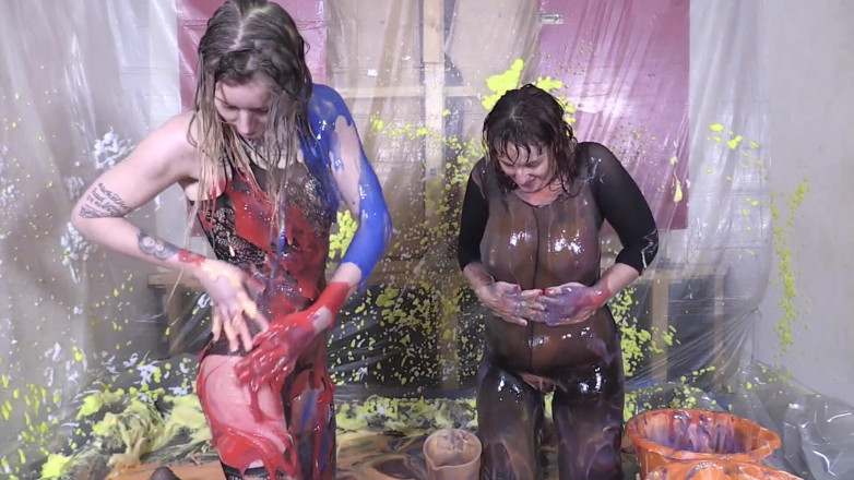 Gunked up girls: Beau et Melody, bodystocking wam