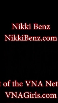 Zrcadlové zrcadlo nejžhavější blondýnka ze všech - Nikki Benz!