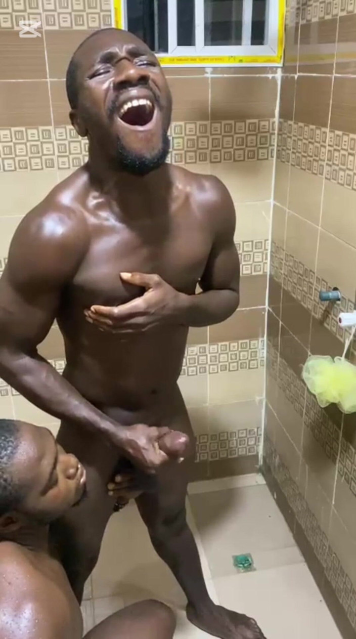 solomonnaija: Bermain dengan batang yang cantik