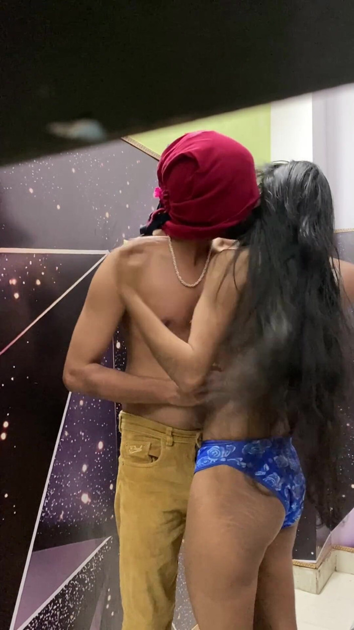 Bracing Safari 4: India caliente novia se encuentra en hotel con novio follando...