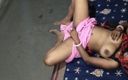 Hot Sex Bhabi: 嫂子渴望被释放。操出小妞