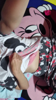 This Young Colombian Girl Gets Every Last Drop of Milk Out