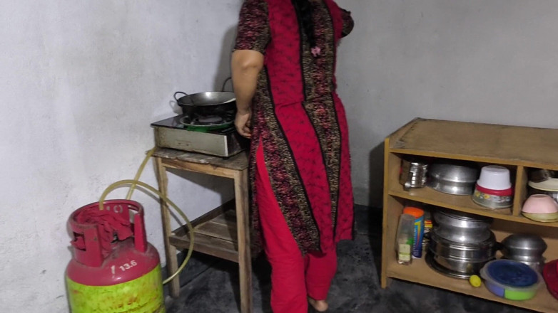 SAFI TV: My Step Aunty Was Cooking so I Hugged Her and...