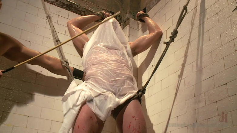 30 Minutes of Torment: Recht hunk lans hart - de muur - de stoel - de waterkamer