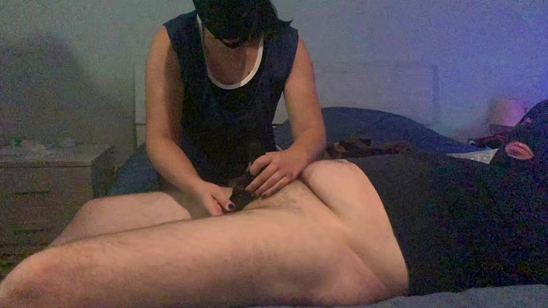 CoppiaCollant: 나일론 옷을 입은 자지에 오럴