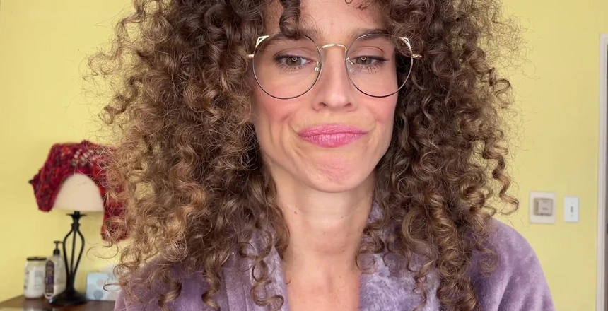 VibeWithMommy: JOI- Jewish Stepmom Gamer Soaks Panties to Give to Her...