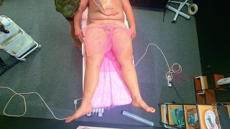 LuTosT: Er fiel vom massagebett, happy end massage für einen fetten...