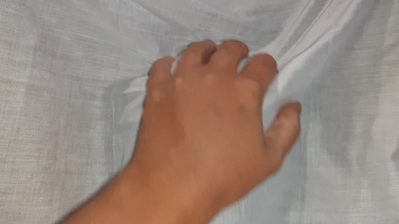 Lesbian-candys: 我们害羞的室友用舔阴把我们叫醒，惊喜三人行