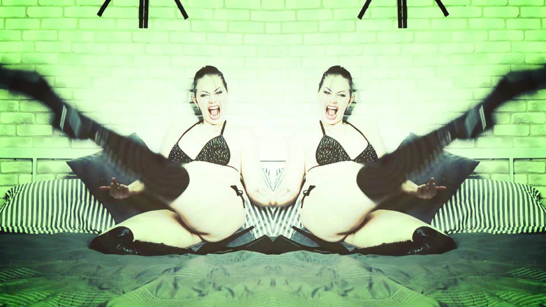 Goddess Misha Goldy: 25 frame daze mind cazzo! Bottiglia completa e la tua...
