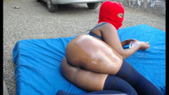 Super sexy ebony cuties: Venku olejování poskakující třesoucí se můj velký zadek