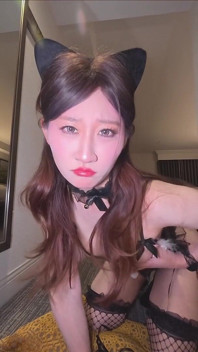 Catwoman Chloe Lin Seeks Her Master's Penetration Climax
