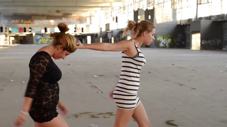 Hunterotic: Mega fackování - bojuji o své místo - Domina Mikaela Wolf a...