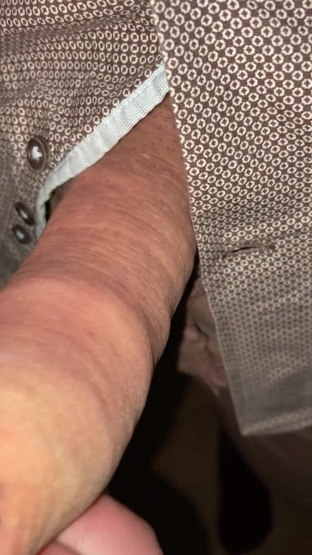 Foreskinguy: 在他自己的包皮中未割包皮射精