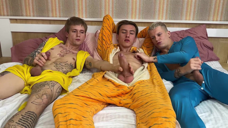 Ethan Lestray: Üç ibnenin oyunları sulu bir sikişe dönüştü, sıkı bir ibnenin...