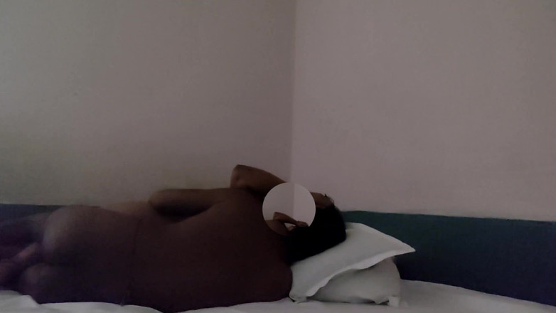 Hindiaudioadda1: Cặp đôi Ấn Độ trong giờ làm tình buổi tối không có ai ở...