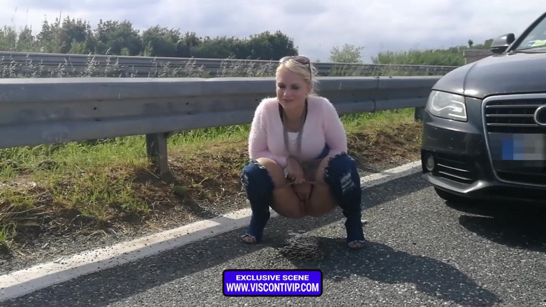 Rossella Visconti: Pissing compilation vol 3