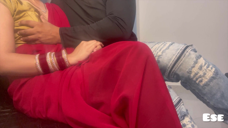 Sammy Sins: Indiancă Bhabhi proaspăt căsătorită s-a futut cu Devar