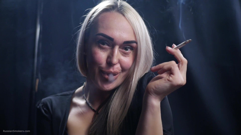 Russian Smokers: Seductive Smoking with a Mature Lady 8 Min