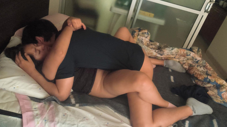 Moo DBOXXX: Inseminando minha amiga cristã de 18 anos, seu namorado não sabe...