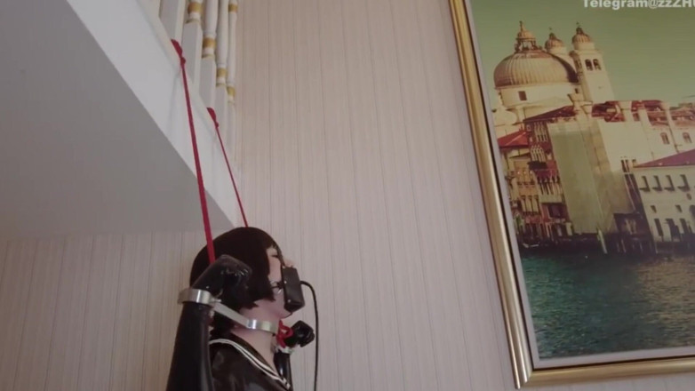 Aisan girl bondage: Mz24 - una ragazza legata a un tapis roulant con restrizioni...