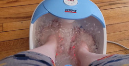 KinkyKatie: Pro mé nohy!
