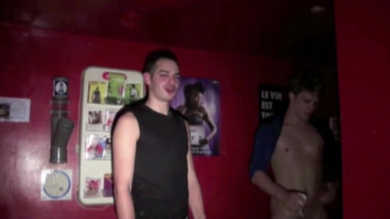 Gaybareback: Adam scopato da Kameron Frost