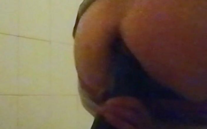Culopeke: Young man enjoys anal sex