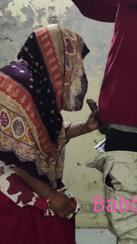 Cumnatul mai mare a futut pizda cumnatei sale mai mici, promițând că îi va cumpăra un Lehenga.