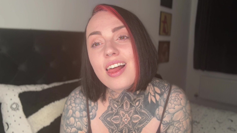 Miss Valentina: Bărbații sunt bi