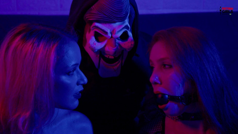 Fetish Girls Brazil: Natasha Fiore tóc đỏ nhỏ bé của chúng tôi trong một...