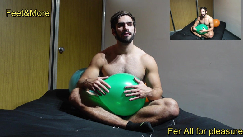 Fer All for pleasure: Maximo Is Starting Playing with Balloons Split Screen Version