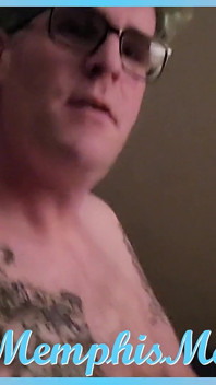 Shemale je zvyklá svým tátou Dominantním jako šukací hračka