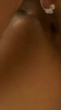 Quente foda gay ao ar livre Dois garanhões vão fundo no ar livre com impulsos duros e gemidos altos