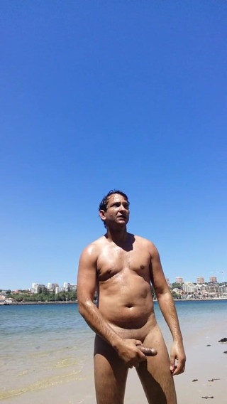 Boy top Amador: Îmi place plaja nudismo